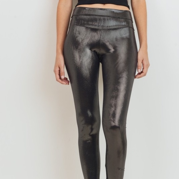 Store Closing - Last 3‼️ High Waist Metallic Leggings - Picture 5 of 6